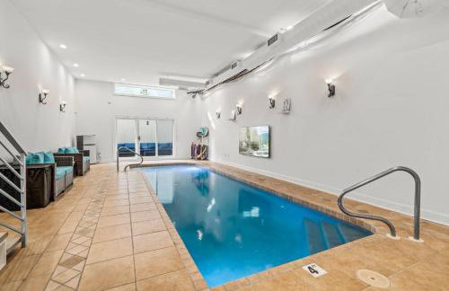 5 bdrm - Heated Indoor Pool - Roof Top Deck - Foto 2