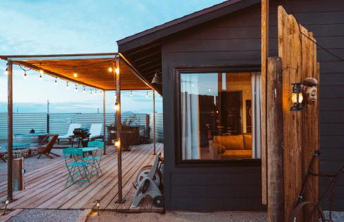 Romantic Desert Escape - Stargazing Dome, Hot Tub, Fire Pit, Hammocks, Cowboy Pool - Foto 8