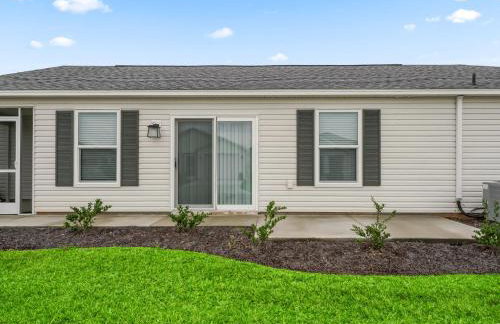 1642 Z5 VILLAGE OF LAKE DENHAM by REMAX Premier - Foto 5