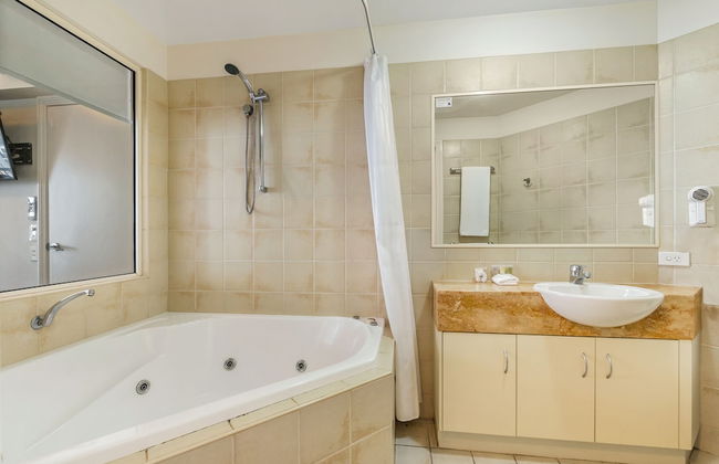 Raffles Mooloolaba - Photo 54