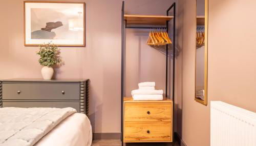 The Falcon - Foto 3, towels, wardrobe