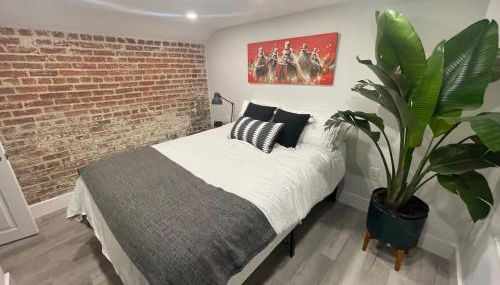 Stylish English Basement Perfect for Long Stays - Foto 4