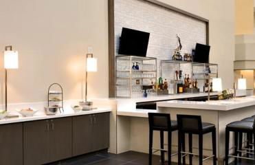 Cozy Two Room Suite with Modern Touches and Pool - Foto 12