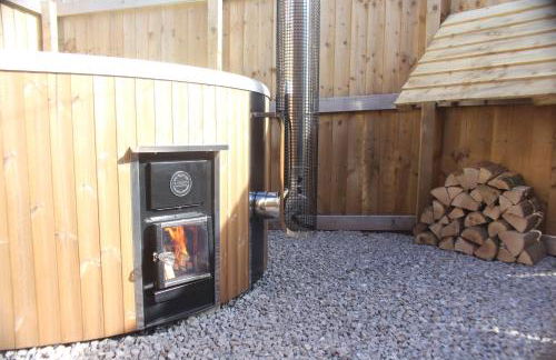 Luxury Barn With Private Wood-Fired Hot Tub - Foto 15