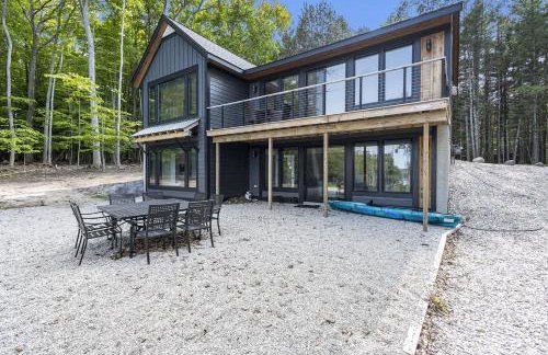 Torch Lake Blue 4BDR Beachfront House ➠ 2364 - Photo 35