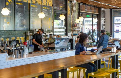 Quiet and Comfy Oasis - Firepit and Yard in Denver - Foto 17