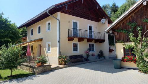 Landhof Ella - Ferienhaus vor den Toren Salzburgs - Foto 1
