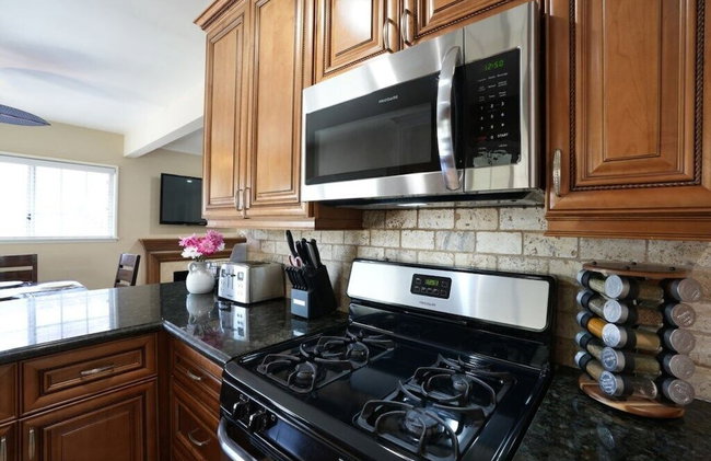 Charming Anaheim Home 1/2 Mile Walk to Disney - Foto 22
