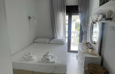 J&J Seaview Apartment - Photo 6