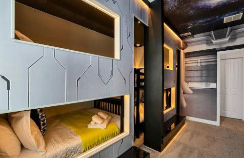 5BR Family Haven Near Disney with Private Pool - Foto 24