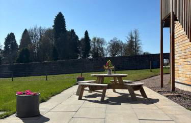 Cosy Country Modern Studio with Patio Space. - Photo 16