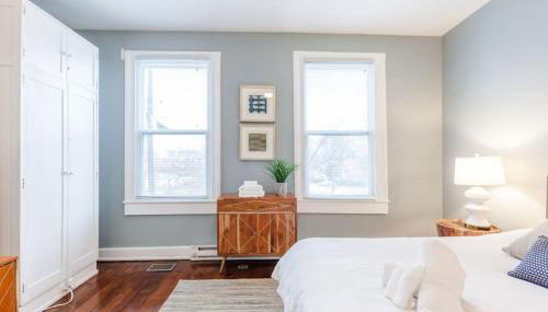 Stylish Flat in Walkable Downtown w Parking - Foto 3