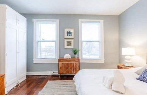 Stylish Flat in Walkable Downtown w Parking - Foto 3