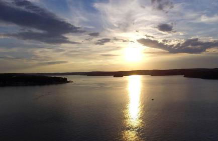 Lakefront Cabin Rental with Incredible Sunsets on Lake Wallenpaupack, Pennsylvania - Foto 24