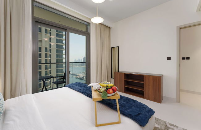 Maison Privee - Upscale Apt w/ Partial Dubai Marina & Palm Views - Photo 11