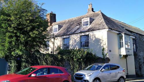 The Shire House - Photo 2