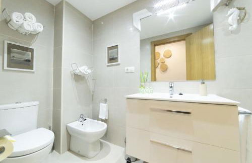 SingularStays Valencia Center - Photo 78