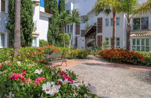 Frontline beach ground floor apartment - Los Monteros Palm Beach - Photo 36