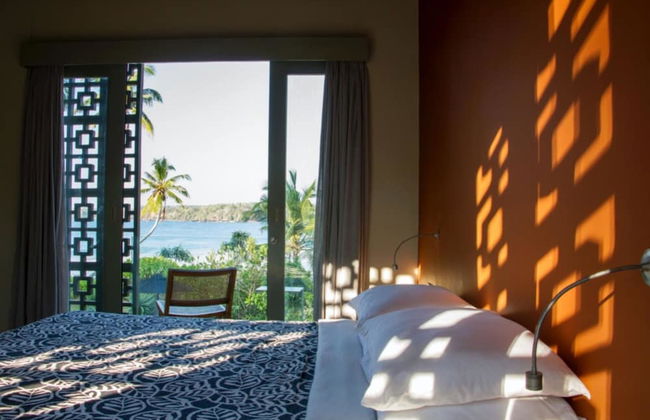 Modern Beach Villa With Roof Garden - Photo 12