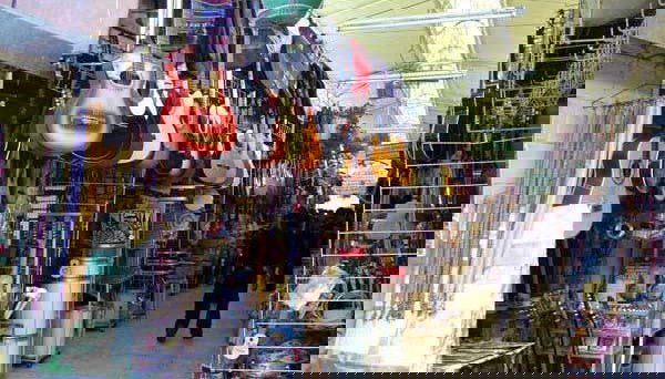 Tienda en el mercado de la Cancha