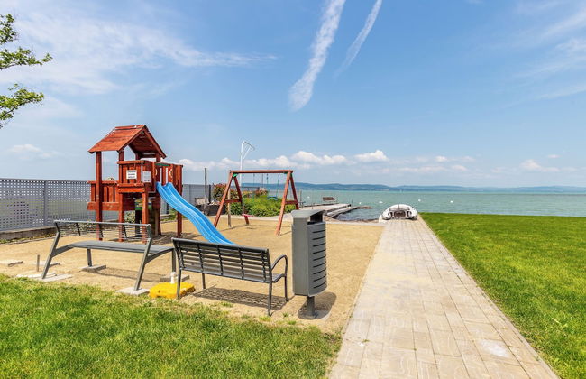 Lake Side Luxury – Steps to the Lake Lela - Foto 18