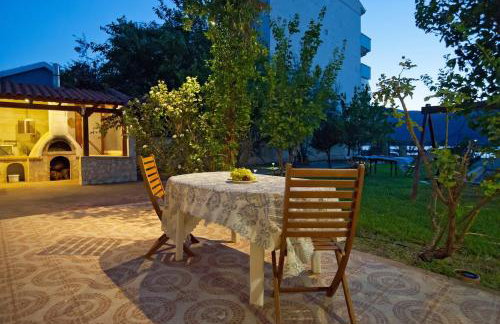 Villa Elli 1 Beach front with garden - Photo 28