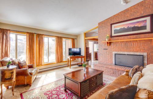 6 Mi to Chico Hot Springs Villa with River Access - Foto 2