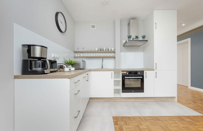 Unique Bright Apartment by Renters - Photo 22