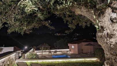 Georgioupoli Studio 2 with a pool and lake views - Foto 2