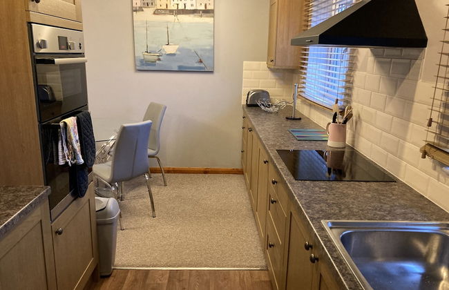 Spacious Detached Bungalow With Ample Parking - Foto 29