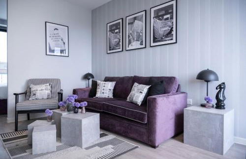 Palm Tree House Apartments - Photo 3