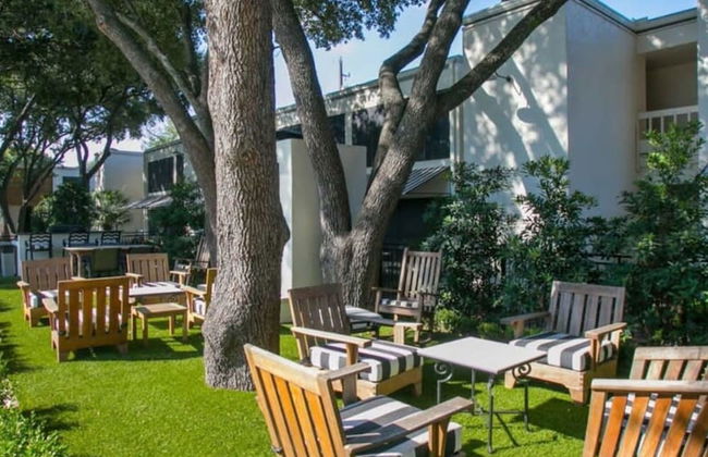 Chic 2BR Near Triangle With King Beds Fast Wifi - Foto 5