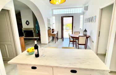 2 bedroom self-contained apartment and swimming pool at Palm Tree Villa - Foto 10