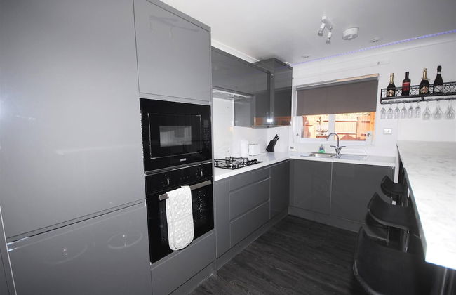 Family Holiday Home With Hot Tub Sleeps 8 - Foto 17