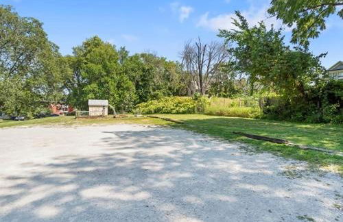 2BR Family Charmer Duplex near Drake - Foto 18