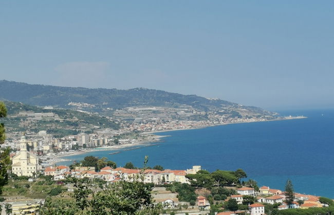 Cozy Mountain Apartment Retreat in Bajardo - Foto 17