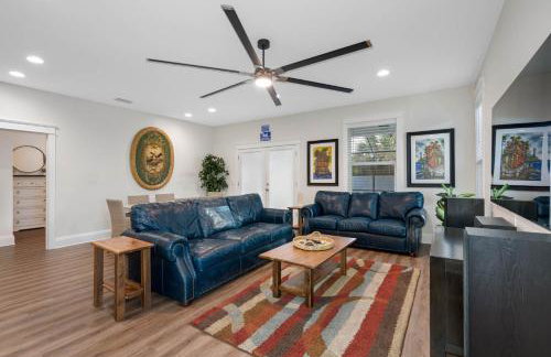 Luxury Stay Heated Pool and Hot Tub Fenced Yard - Foto 9