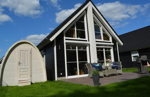 Kapitänshaus Zerpenschleuse Holiday Chalet - Photo 1