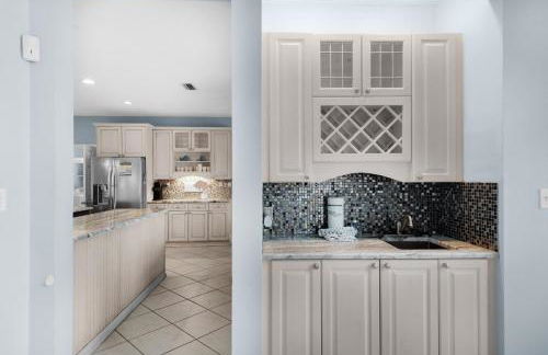 Enclave 202a 2 Bedroom Condo by RedAwning - Foto 29