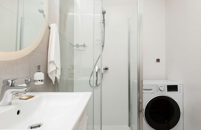 Aquamarina Prima Apartments by Renters - Photo 23