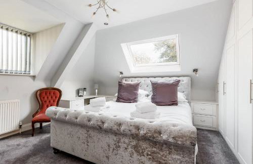 The Gables Penthouse - 15-Minute Walk to Branksome Chine Beach - Photo 6