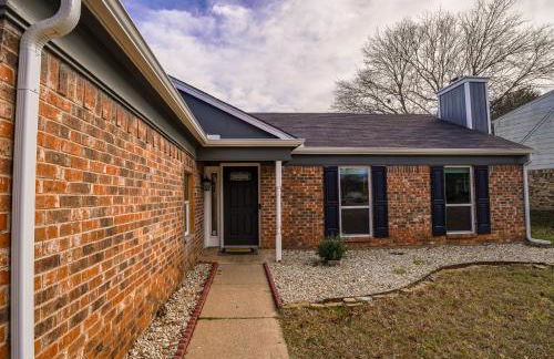 Beautiful home with backyard - Photo 41