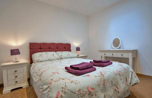 Finest Retreats - Courtyard View at Longford - Photo 12