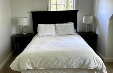 House Conveniently Located by Route 1 - Foto 10