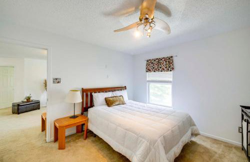 Camby Home with 3 Living Areas and Community Pool! - Foto 13