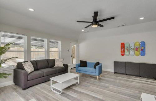 Gorgeous Sunny Home for Big Groups w Private Pool - Foto 22