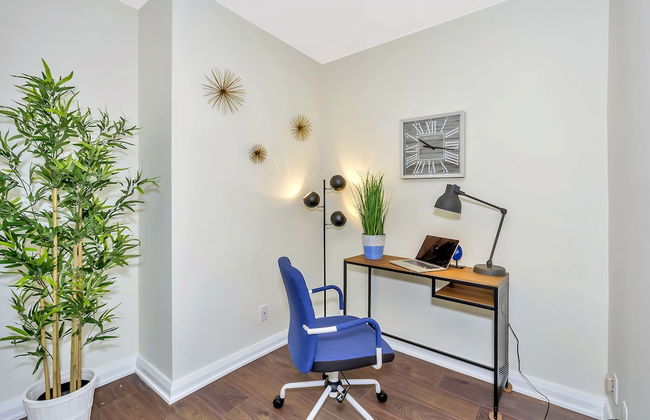 QuickStay - Elegance in Yorkville (Yonge & Bloor) - Photo 17