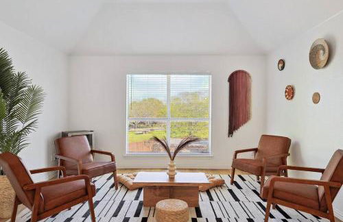 Wellness Oasis 5BR W Pool + Huge Yard + Fire Pit - Foto 8