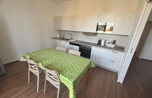 Grazioso appartamento Peschiera Borromeo a 10 minuti in auto da Milano, aeroporto Linate e ospedale Cardiologico e di San Donato - Photo 14