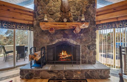 Overlook at Sleepy Creek -- Sleepy Creek Frontage, Secluded, Grill, Fire Pit, Deck, Family Friendly, Game Room, Fishing, Hammock, View, Fireplace - Foto 8